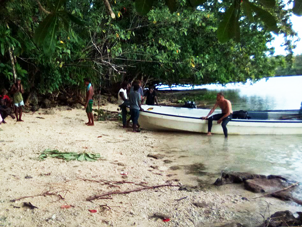 Local search team rest before go to search again. Photo Supplied