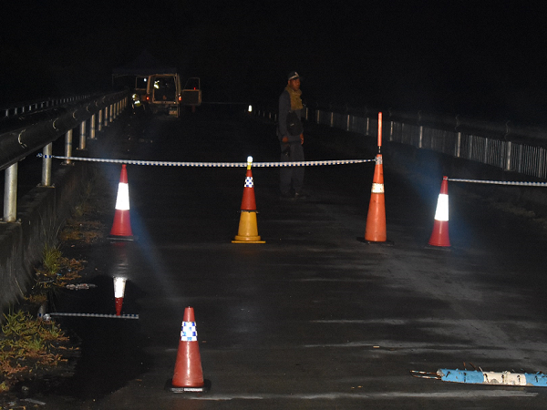 Officers from the Henderson Police station manning the Poha check point