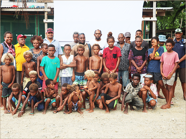 Temotu Honiara settlers community leaders with their children.
