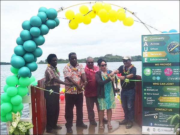 The official cutting of the ribbon of the new Gizo Jetty wharf for the market vendors at the Gizo Market.