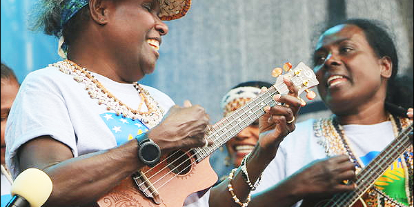 Glorious Oxenham, left, performing with the Solomon Islands community at the Wellington Pasifika Festival in January 2021. Oxenham has been honoured for her services to the Melanesian community in Aotearoa. Photo: RNZ Pacific / Koroi Hawkins.