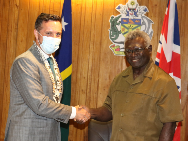 HE Tom shaking hands with PM Sogavare