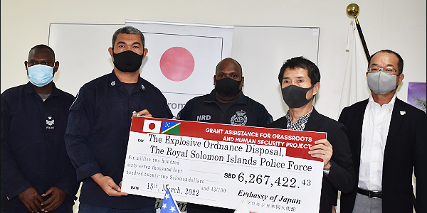 (Front left) OIC-EOD Inspector Clifford Tunuki and Japanese Ambassador (Ag) to Solomon Islands HE Norimasa Yoshida