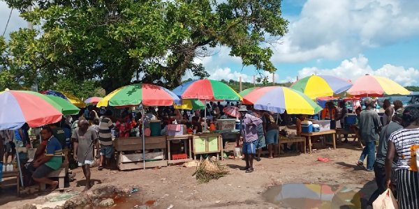 KHY Betelnut stalls before it was fenced off.