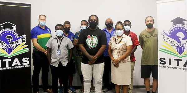 Kurt Kuper centre, with the SITAS committee members.