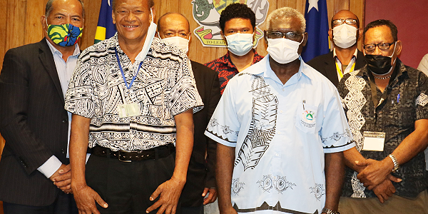 PM Sogavare, Premier Tuhanuku and members of the Rennell and Bellona Provincial executive and officials.