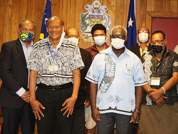 PM Sogavare, Premier Tuhanuku and members of the Rennell and Bellona Provincial executive and officials.