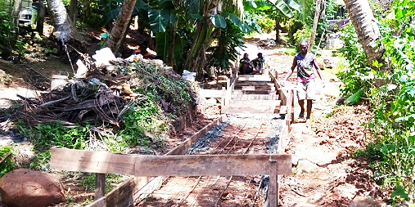 A new Jacob’s Ladder construction, a shortcut from the Downtown , Communty Centre leading up to Cornershop at the Tophill Street.
