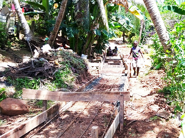 A new Jacob’s Ladder construction, a shortcut from the Downtown , Communty Centre leading up to Cornershop at the Tophill Street.