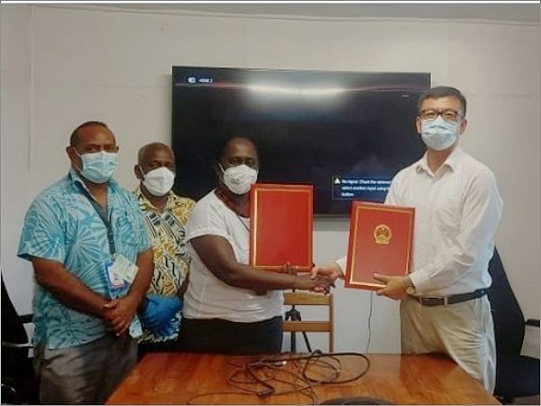 Health PS Mrs. Pauline McNeil and Mr. Yao Ming of the PRC Embassy after the signing with NRH CEO Dr. George Malefoasi and Director of Planning and Policy Mr. Ivan Ghemu. (Photo supplied)