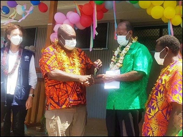 Premier Hon Francis Sade hands over key to GP Health Director Dr Joel Denty with Chairman of Avuavu AHC Project Mr Brown Rava, after receiving it from WHO’s Dr Sonja Tanevska