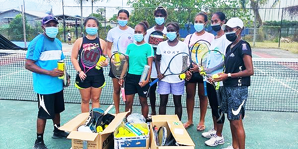 Solomon Tennis receives donation