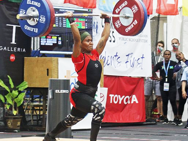 Weightlifter Jenly Wini in the Clean and jerk.