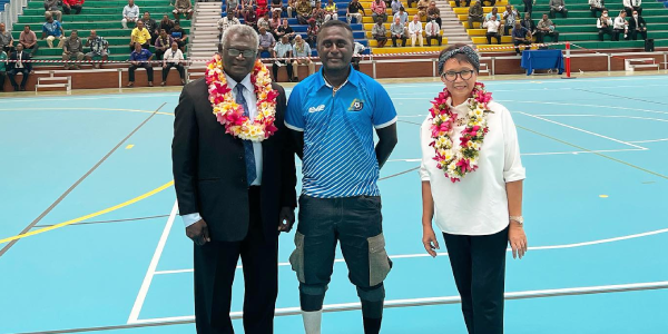 Prime Minister Manasseh Sogavare, SI Futsal legend Elliot Ragomo and the Indonesia Foreign Minister, Honorable Ibu Retno Marsudi in the new ‘Friendship Hall’. Photo, Elliot Ragomo.