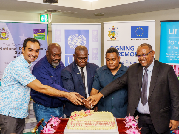 UNDP Deputy Resident Representative and Country Manager, Berdi Berdiyev, Guadalcanal Premier Frances Sade, MPGIS Minister, Rollen Seleso, MNPDC Minister Rexon Ramofafia and UNICEF CHIEF of Office, Dr Zalalem Taffesse.