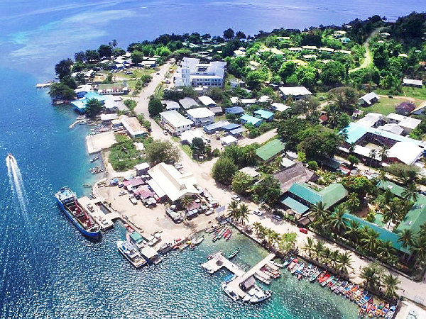 Gizo town. Photo, Gizo hotel.