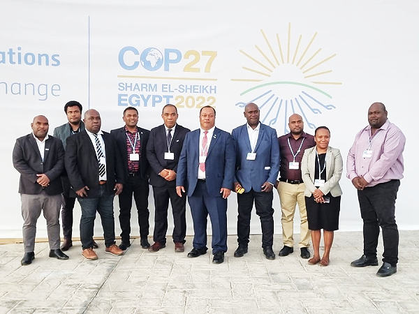 Minister Dickson Panakitasi Mua, Permanent Secretaries for Ministry of Environment, Climate Change, Disaster Management and Meteorology (MECDM) and Ministry of Forestry and Research (MoFR) with other Senior Government Officials from the Office of the Prime Minister and Cabinet (OPMC), Ministry of Foreign Affairs and External Trade (MFAET), Ministry of Forestry and Research (MOFR) as well as Ministry of Environment, Climate Change Disaster Management and Meteorology (MECDM) after the conclusion of the resumed High-Level segment. Photo supplied.