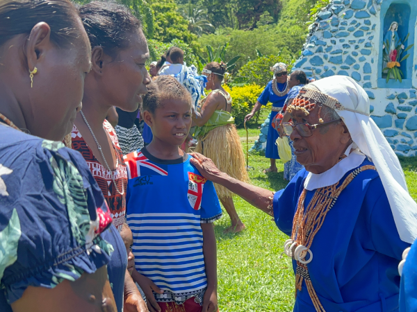 Sr. Anna who celebrated her diamond jubilee was congratulated by family.