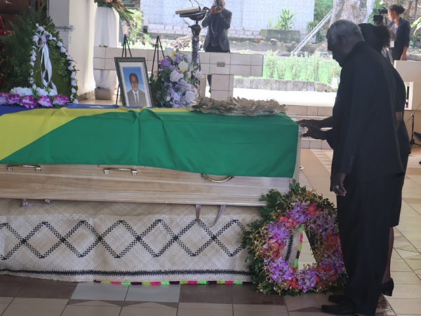 Wreath laying, PM Manasseh and Madam Sogavare.