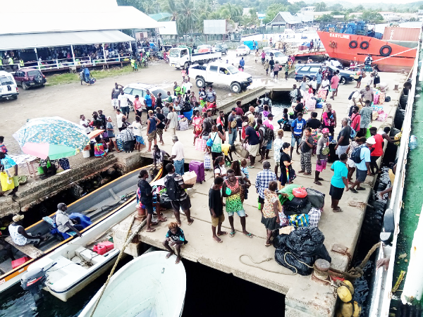 Gizo wharf packed with students who arrive from Honiara on Monday onboard MV Fair Glory to commence their academic year