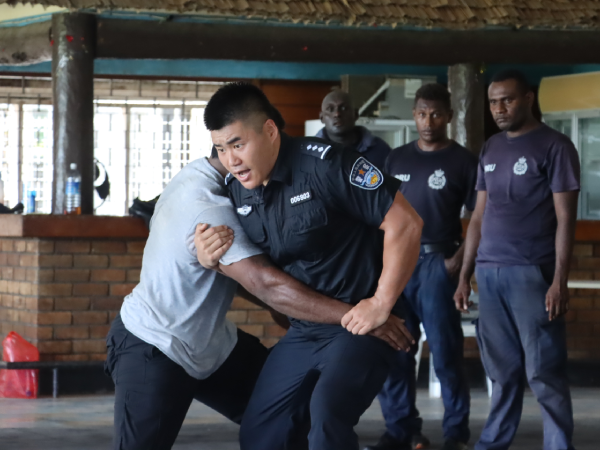 Training on Defense and  taking down of armed suspects. Photo, RSIPF.