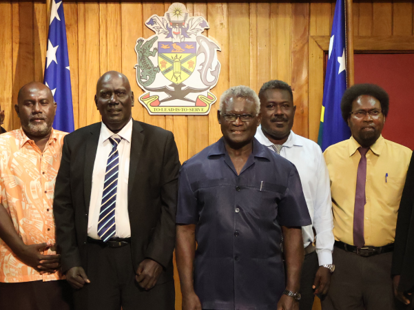 PM Hon. Manasseh Sogavare and the Western Provincial Premier and his Executive at the Prime Minister’s Office.