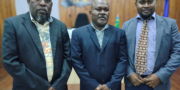 Premier Fini (centre) sets his eyes on compliance of financial regulations.