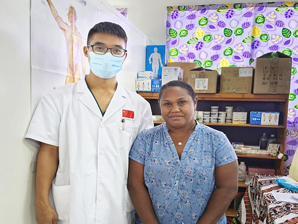 Dr Jack Lei of the Chinese Medical team and Gladys.