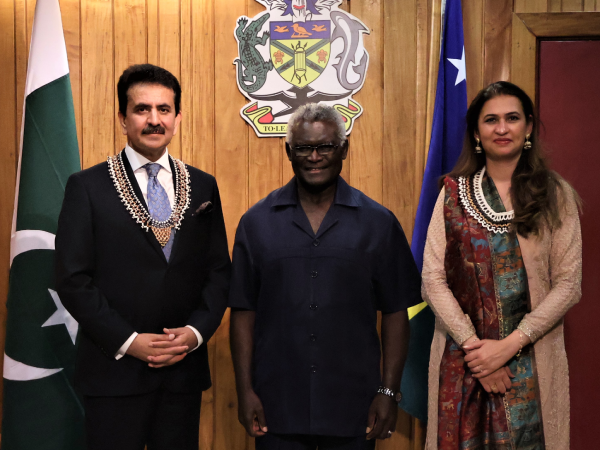 PM Sogavare (Centre) and H.E Zahid Hafeez and madam Chaudhri.