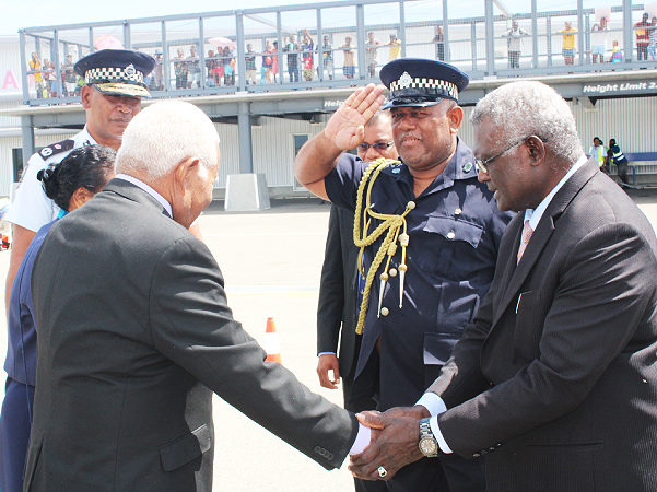 Prime Minister Manasseh Sogavare farewelling the Governor General Sir David Vunagi. Photo, OPMC.