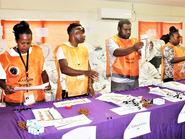 Counting in progress. Picture by Wilson Saeni