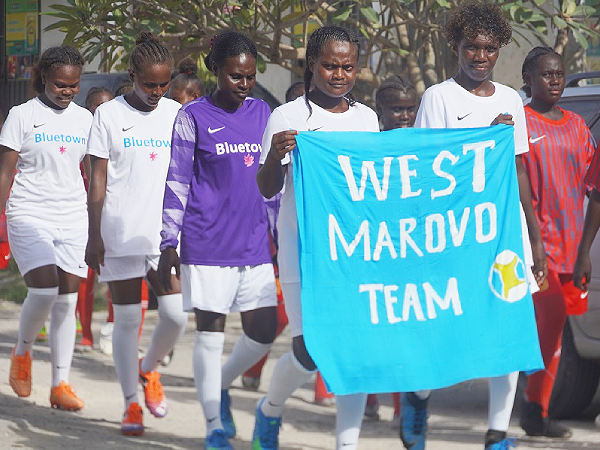 Marovo Girls team parading through the streets of Gizo town.