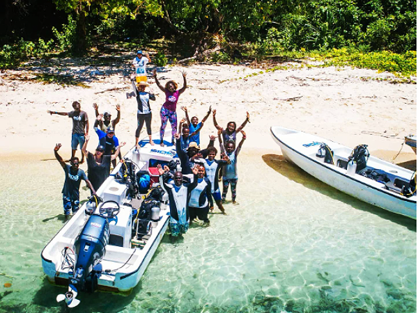 The Dive Munda Team.