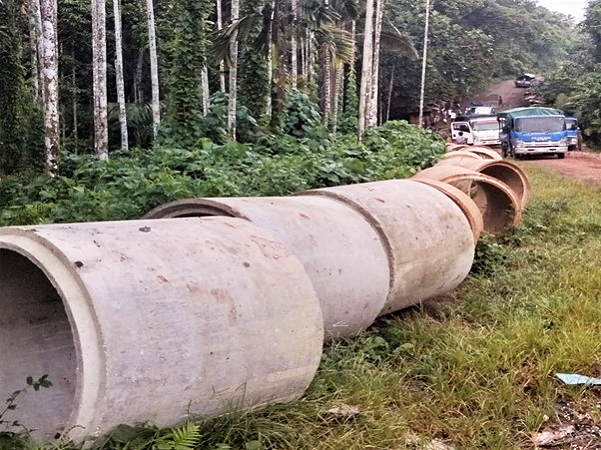 Material for the installation of a new culvert assembled at the construction site. Pictures by Nick Ledea
