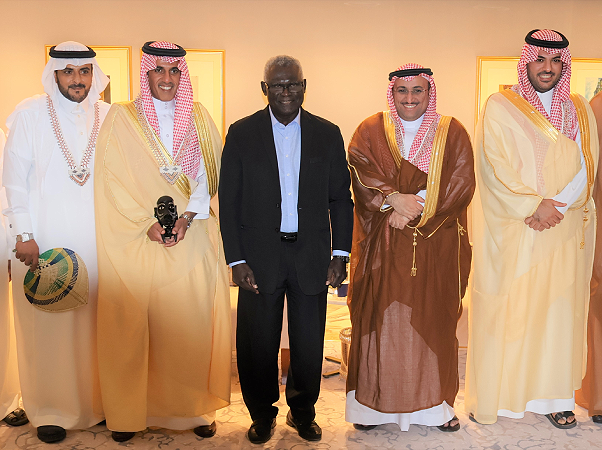 PM Hon. M. Sogavare farewelled by Saudi Govt reps before being airlifted to Dubai on a private jet.