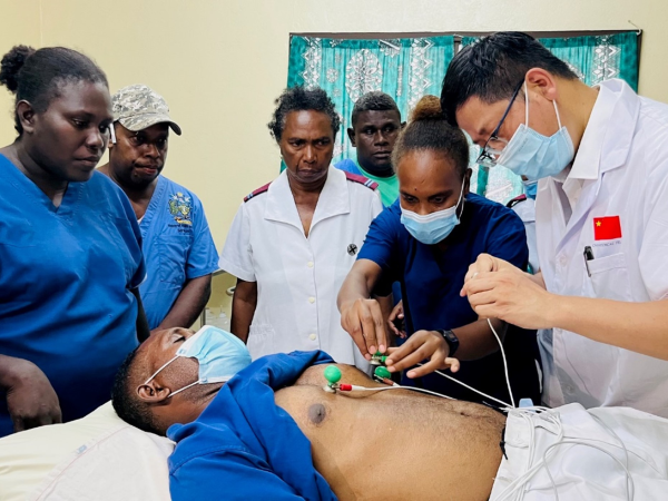A CMT specialist training CIP nurses at the Tulagi Hospital. Photo credit: CMT.