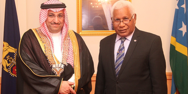 The Ambassador of Saudi Arabia to Solomon Islands, Sultan Bin Fahad Bin Khuzaim with the Governor General, Sir David Vunagi. Photo credit: MFAET.