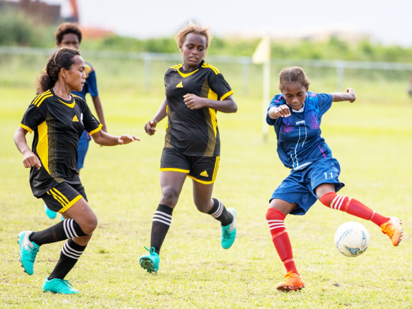 Action between Makira Ulawa and Honiara girls yesterday. Photo SIFF Media