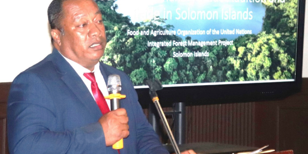 MoFR Minister, Dickson Mua, delivering his keynote address.