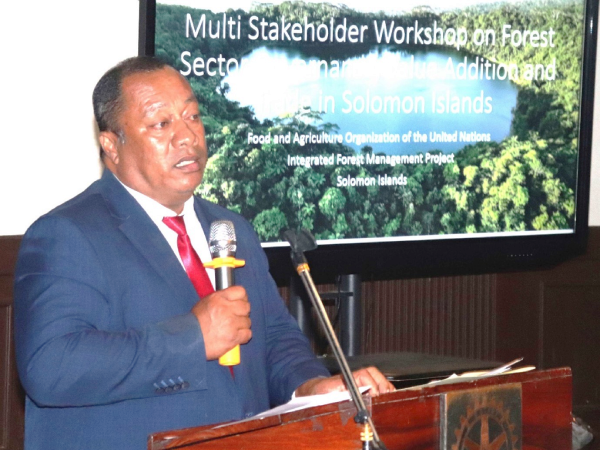 MoFR Minister, Dickson Mua, delivering his keynote address.