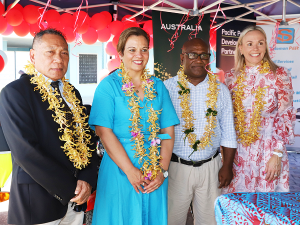 (Left to right) Solomon Islands Minister for Communication and Aviation Hon Peter Shanel Agovaka, Australia’s Minister for Communications, the Hon Michelle Rowland MP, Solomon Post Chief Executive Officer Alfred K Ghemu and Ms Tanya Thornton, Head of Shareholder Department Liaison, Australia Post during the handover of postal equipment to Solomon Post in Honiara.