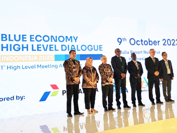 Minister of Foreign Affairs and External Trade Jeremiah Manele and leaders attending the 2023 Archipelagic Island States (AIS) Blue Economy High Level Dialogue in Bali. Photo by MFAET.