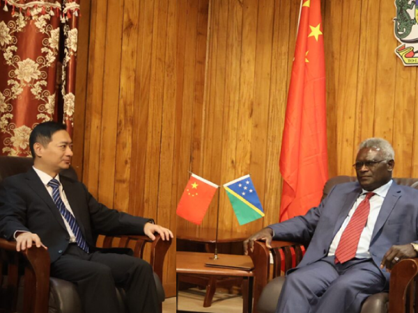 Ambassador Cai Weiming during his first meeting with Prime Minister Manasseh Sogavare. Photo, PM’s Press Secretariat.