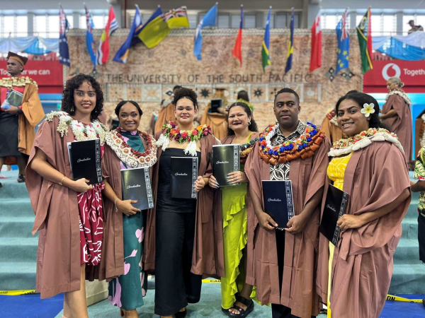 Some of the students who graduated last week. Photo: USP.