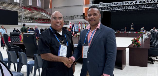 SICCI CEO Mr James Dolari shook hands with Permanent Secretary of Foreign Affairs and External Trade, Mr Colin Beck after his presentation