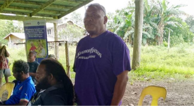 Dr Wale Tobata of the Baraitolo Nature and Natural Solutions Trust speaking at the awareness and consultation program on Lalana Island