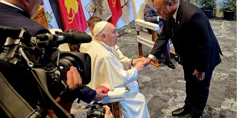 HC Soaki meets Pope Francis in a closed meeting at APEC Haus