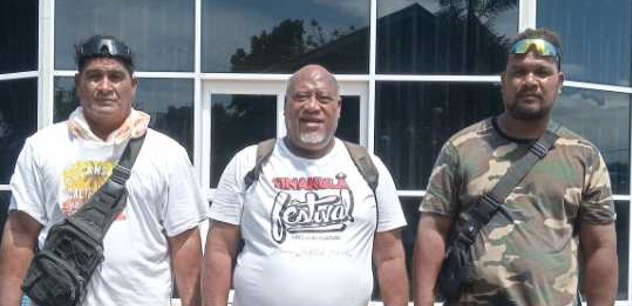 Hugo Viauli (center) in front of Solomon Star after issuing his call for the lifting of the beche-de-mer ban