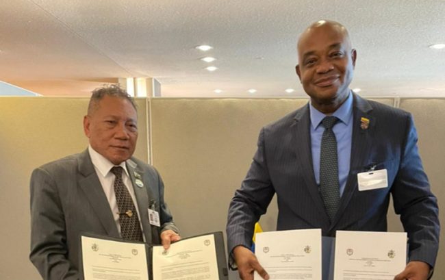 Minister of Foreign Affairs and External Trade, Peter Shanel Agovaka and his counterpart from Colombia, Luis Urrutia