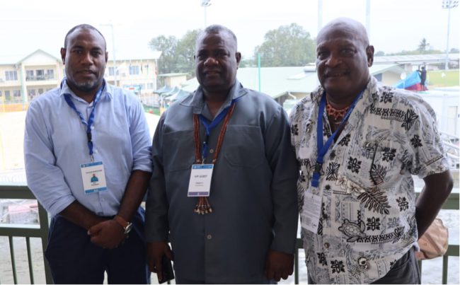 Acting PM Bradley Tovosia, centre with SIFF President Donald Marahare and Eddie Ngava